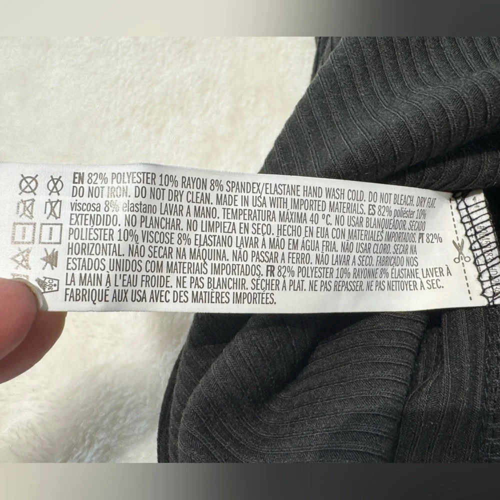 Forever 21 Size Medium Black Cap Sleeve Fitted Dress with High Side Slit  NEW! - Picture 10 of 10